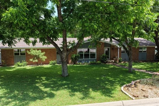 Unit for sale at 900 N Elm Street, Comanche, TX 76442