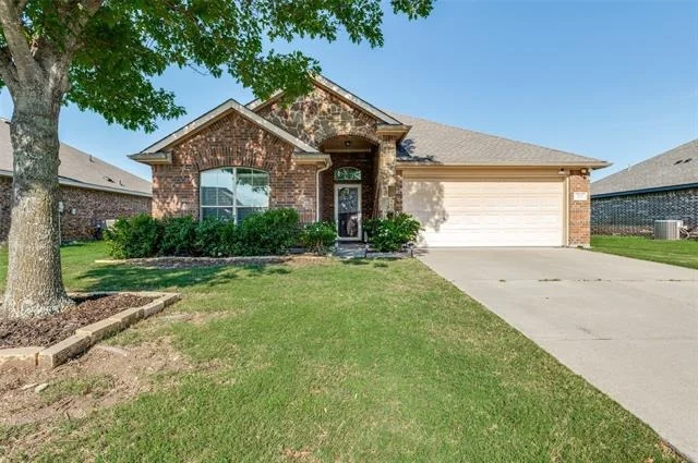 Unit for sale at 203 Commonwealth Circle, Waxahachie, TX 75165