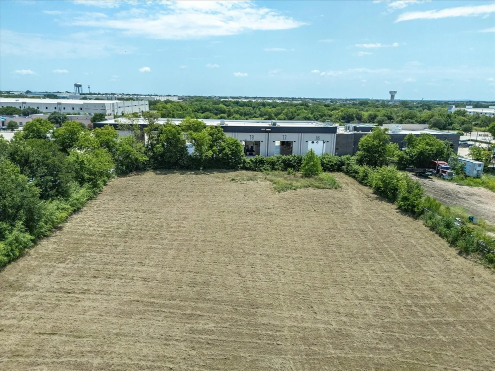 Unit for sale at 2600 Hullette Avenue, Lancaster, TX 75134