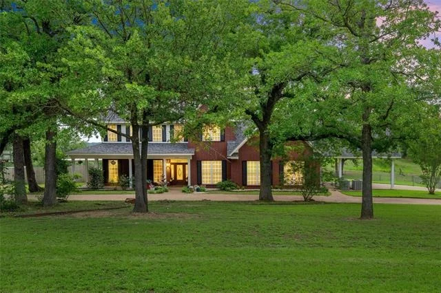 Unit for sale at 290 Bolton Circle, West, TX 76691