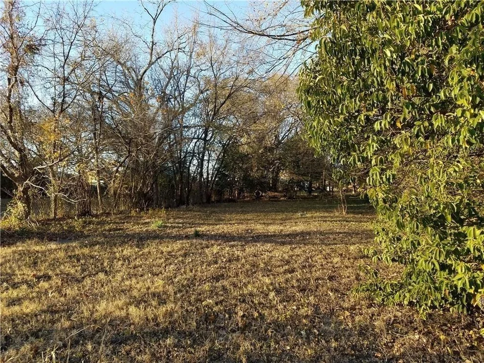 Unit for sale at 1009 NE 10th Street, Fort Worth, TX 76102