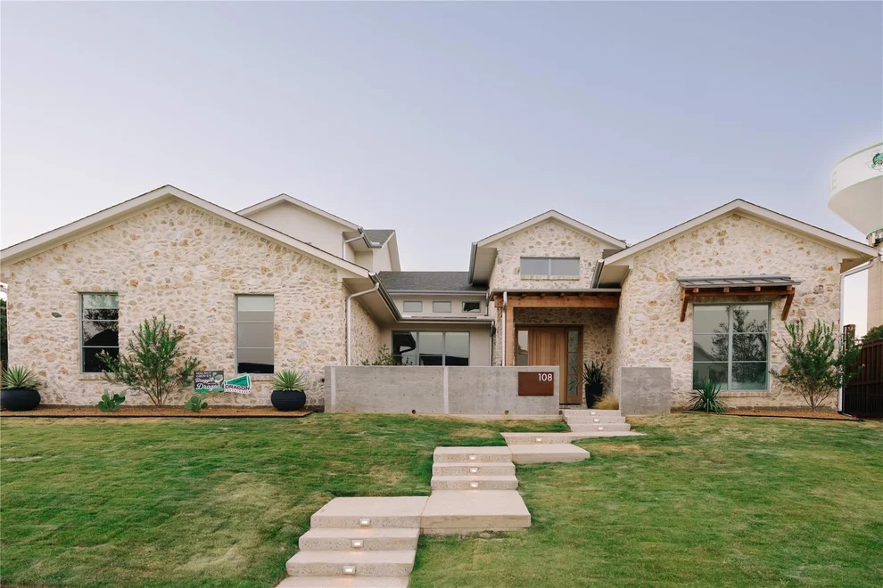 Unit for sale at 108 Murphy Drive, Southlake, TX 76092