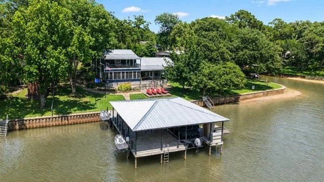 Unit for sale at 154 Bayside Circle, Malakoff, TX 75148