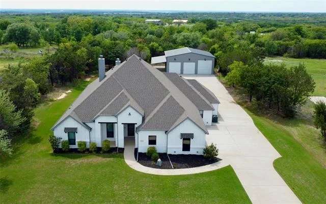 Unit for sale at 1016 Forest Glen Road, Weatherford, TX 76087