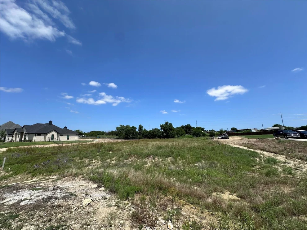 Unit for sale at 170 Coalson Crossing, Azle, TX 76020