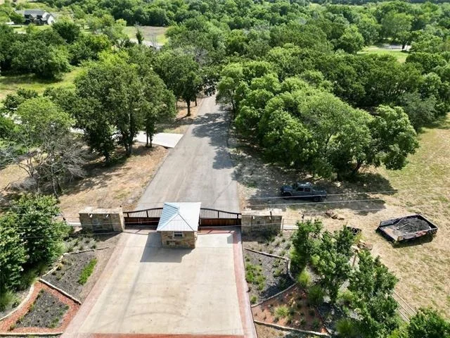 Unit for sale at 1020 Woodland Road, Weatherford, TX 76088