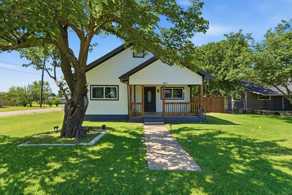 Unit for sale at 401 W Mesquite Street, Gunter, TX 75058