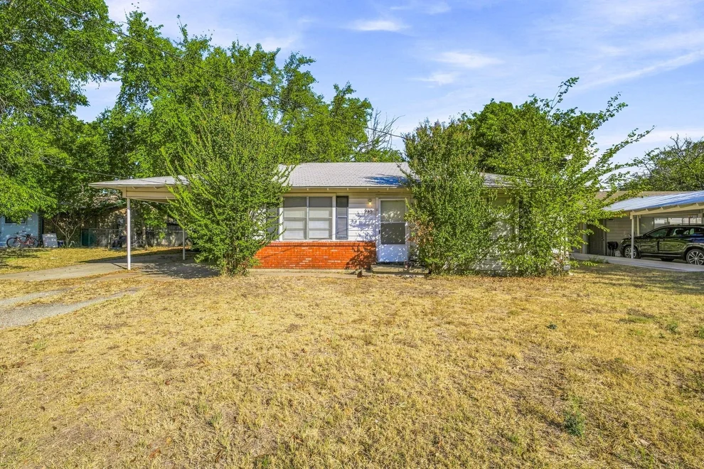 Unit for sale at 945 W Park Street, Stephenville, TX 76401