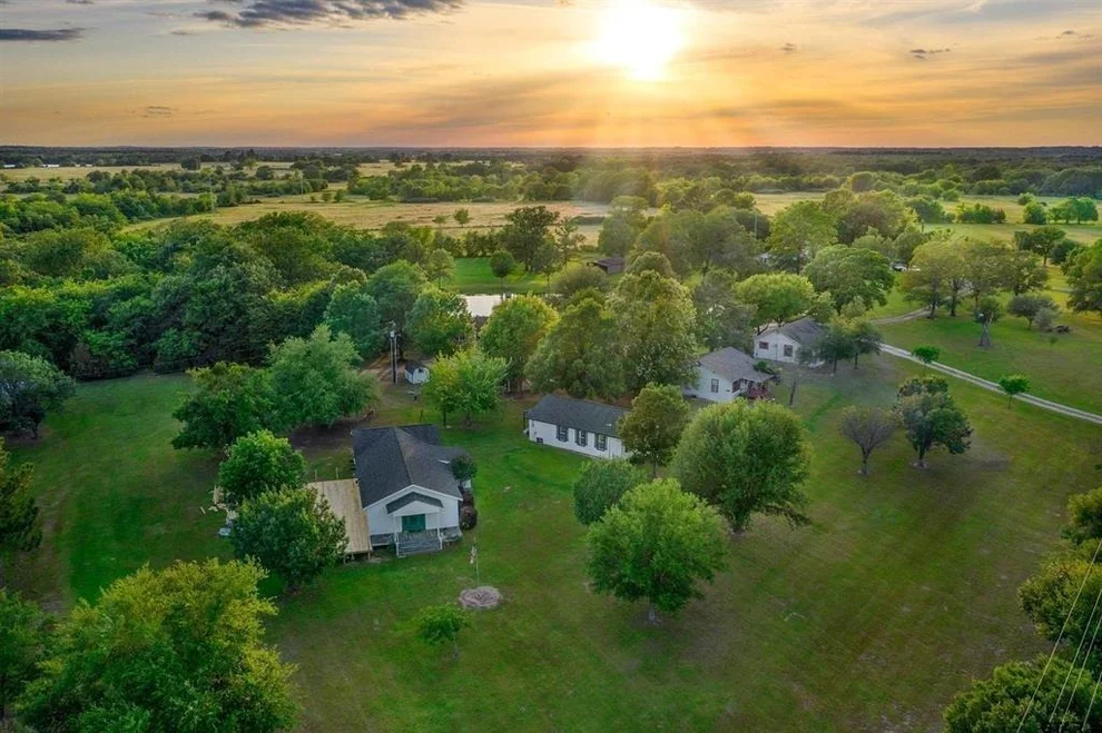 Unit for sale at 4588 SH 110, Grand Saline, TX 75140