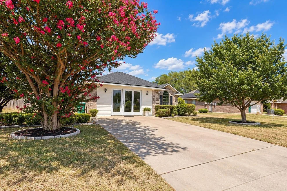 Unit for sale at 203 Knight Lane, Waco, TX 76705