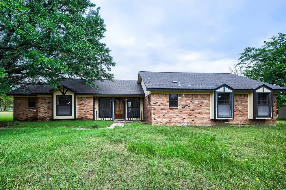 Unit for sale at 8251 Slippery Creek Court, Red Oak, TX 75154