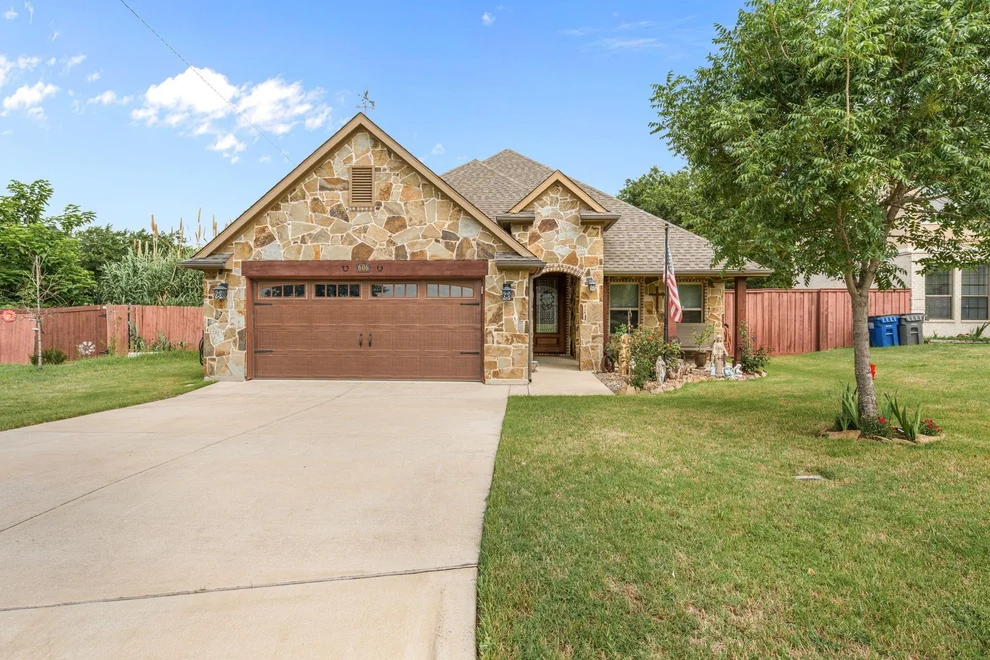 Unit for sale at 606 Hillside Circle, Little Elm, TX 75068