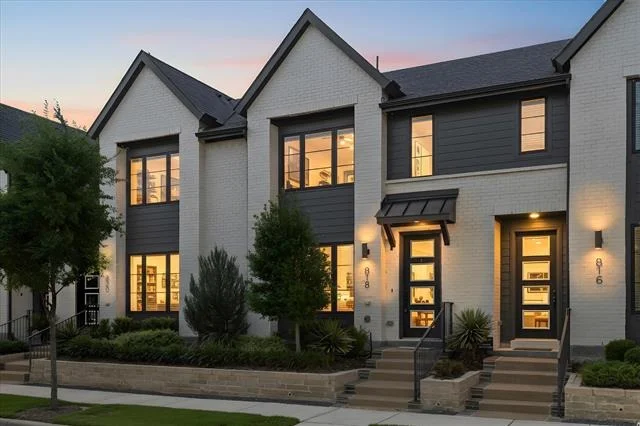 Unit for sale at 818 Trace Hawk Lane, Arlington, TX 76005