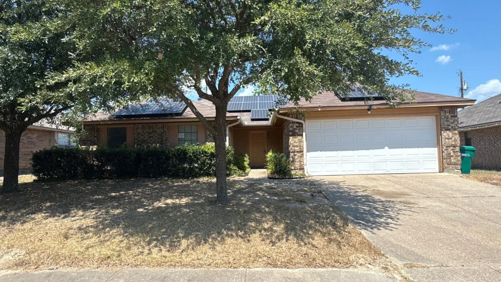 Unit for sale at 914 Larue Drive, Cedar Hill, TX 75104