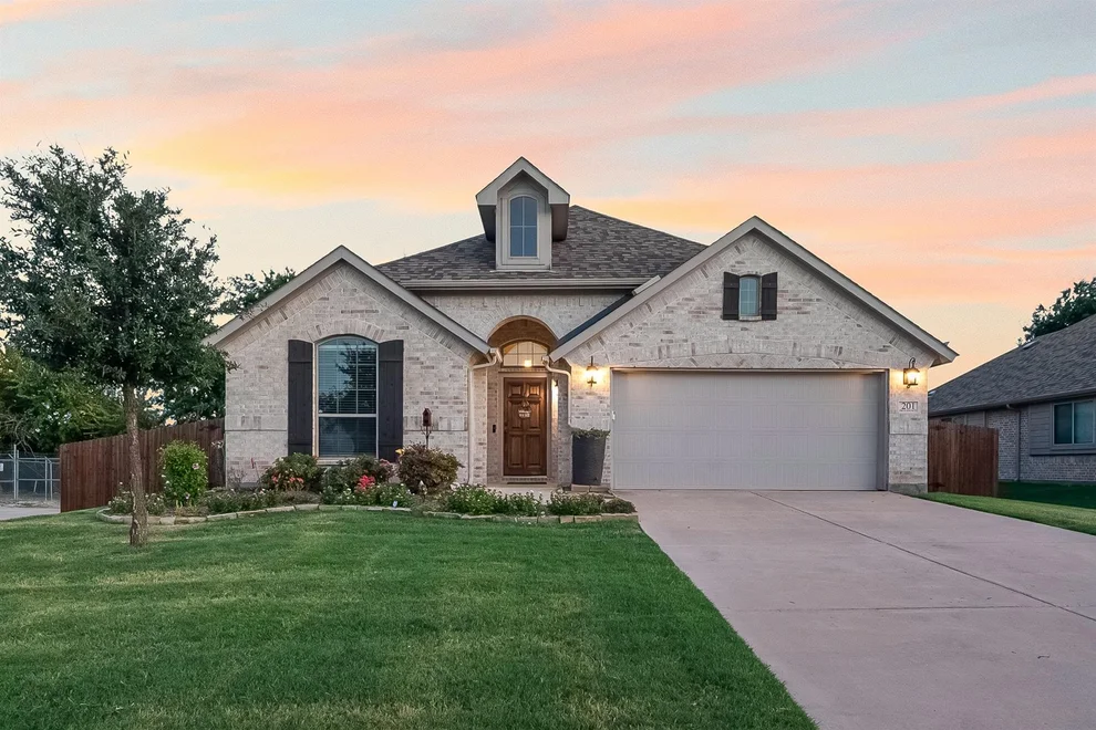 Unit for sale at 201 Providence Drive, Van Alstyne, TX 75495