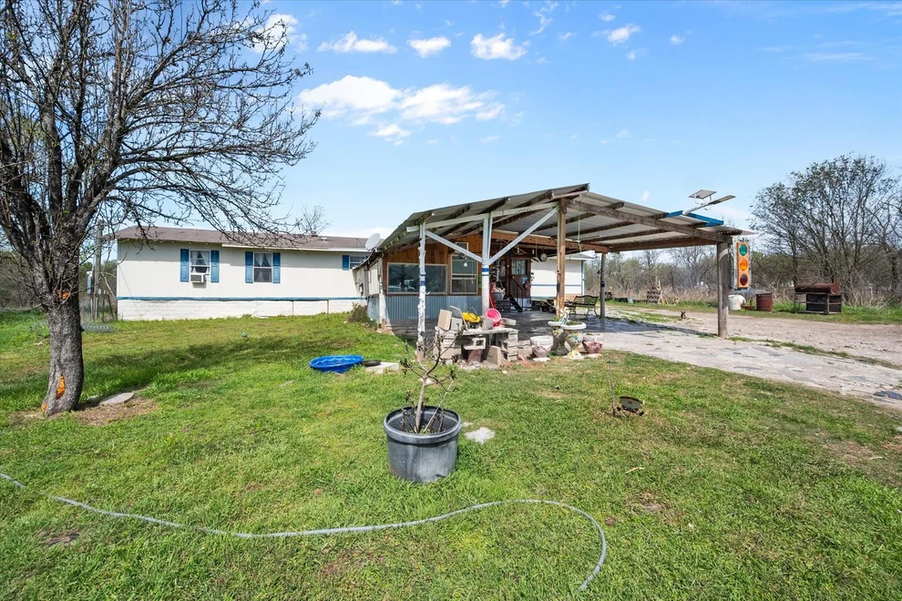 Unit for sale at 2135 County Road 0025, Corsicana, TX 75110