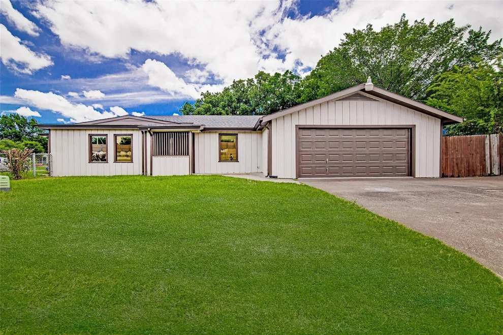 Unit for sale at 5700 Lenore Street, Fort Worth, TX 76134