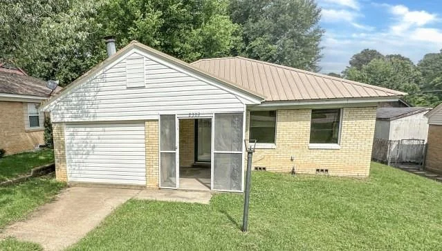 Unit for sale at 2302 N Akin Street, Texarkana, TX 75501