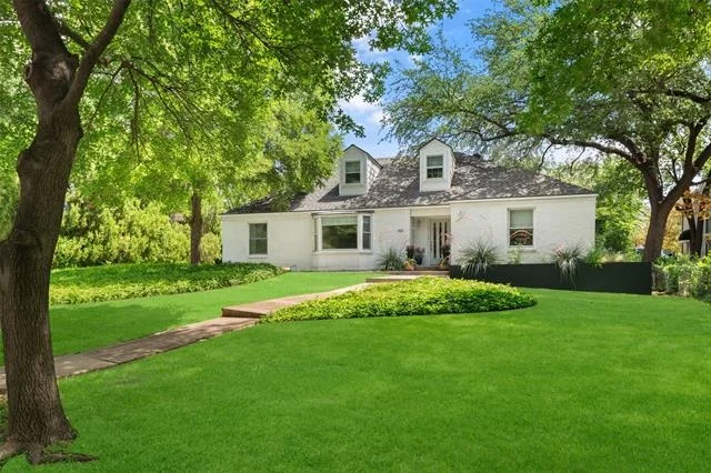 Unit for sale at 622 N Brookside Drive, Dallas, TX 75214