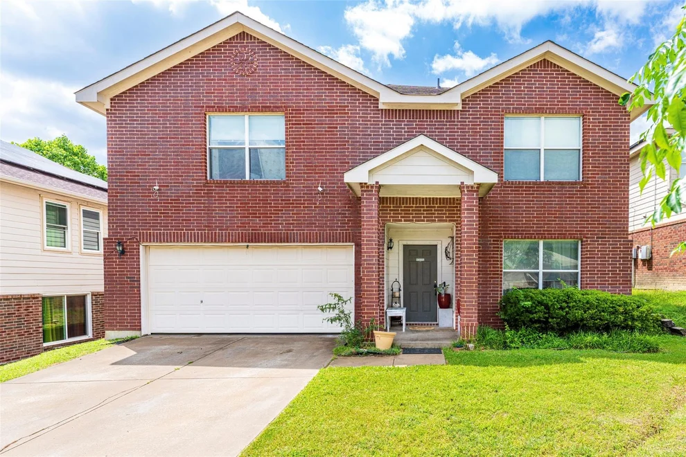 Unit for sale at 8100 Colbi Lane, Fort Worth, TX 76120