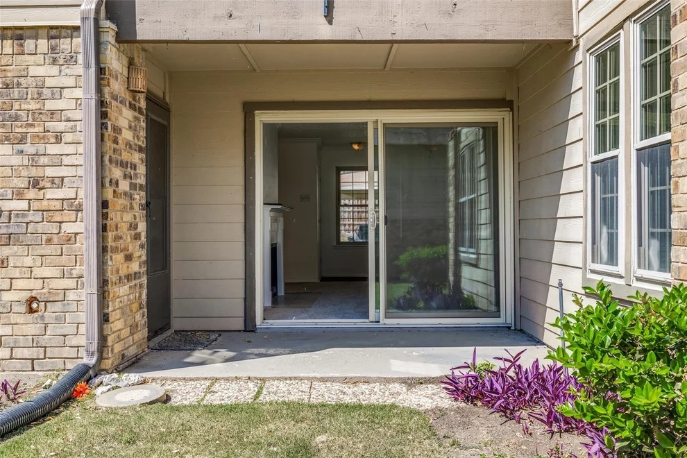 Unit for sale at 5300 Keller Springs, Dallas, TX 75248