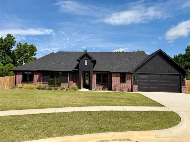 Unit for sale at 984 Mallard Drive, Lindale, TX 75771