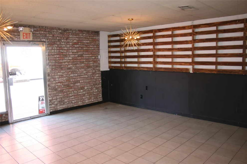 Unit for sale at 10507 SW 1st Street, Mineral Wells, TX 76067