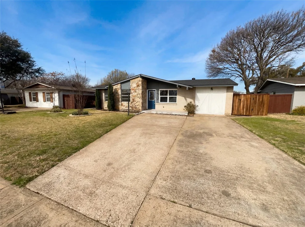 Unit for sale at 8541 Strathmore Drive, Dallas, TX 75238