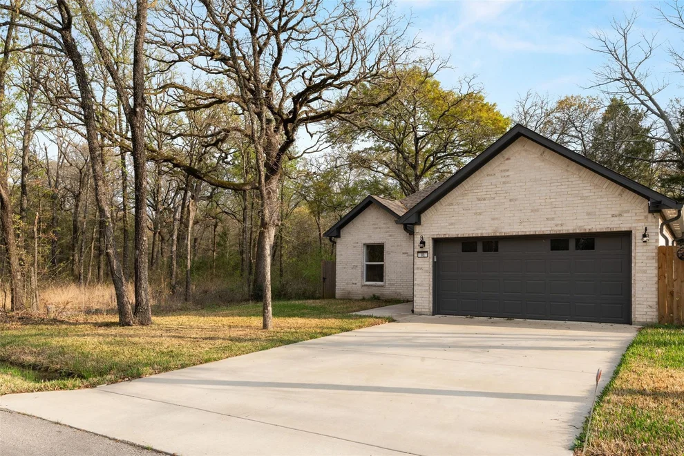 Unit for sale at 145 Barcelona Street, Payne Springs, TX 75156