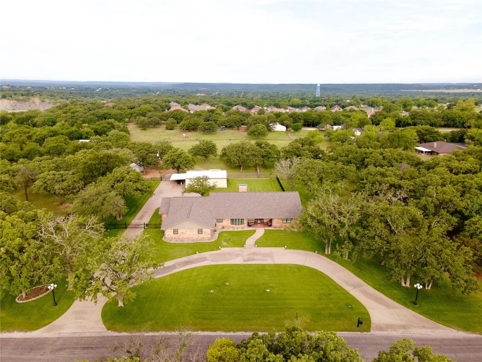 Unit for sale at 4 Buckskin Road, Mineral Wells, TX 76067