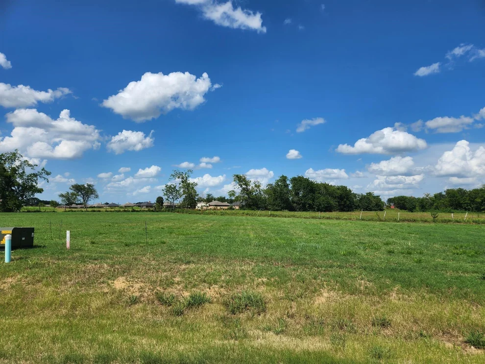 Unit for sale at 2408 Abigail Lane, Mabank, TX 75147