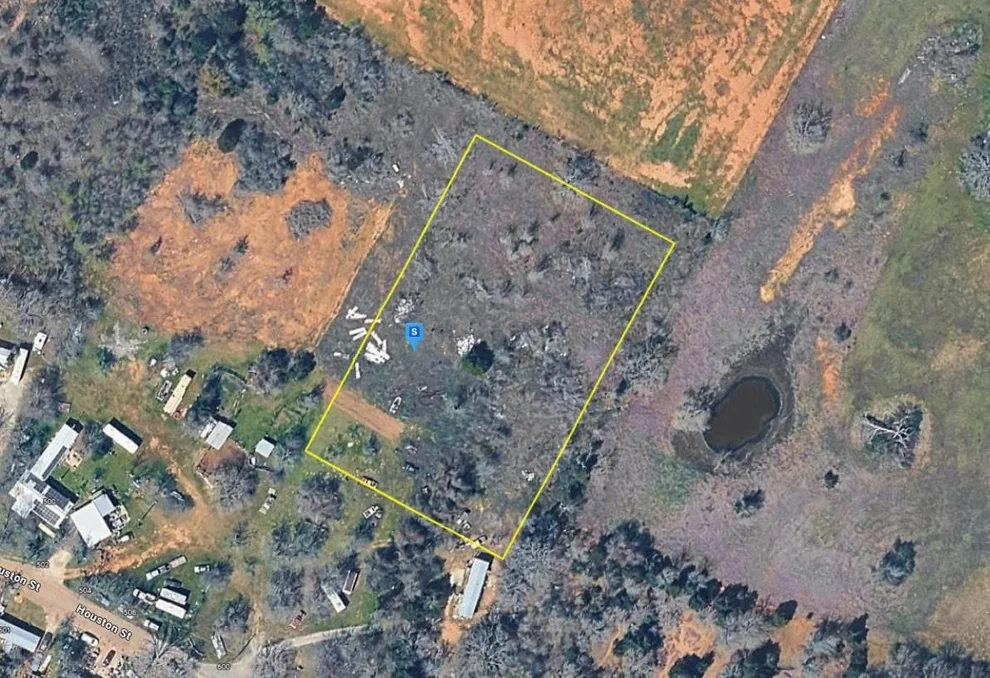 Unit for sale at 515 Van Buren Street, Elgin, TX 78621