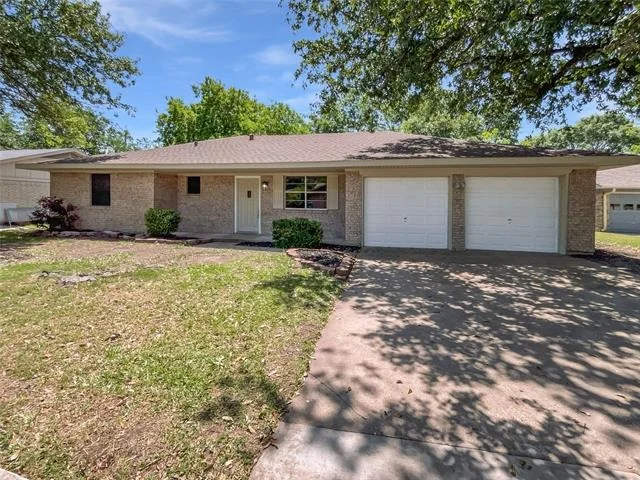 Unit for sale at 103 Comanche Court, Waxahachie, TX 75165