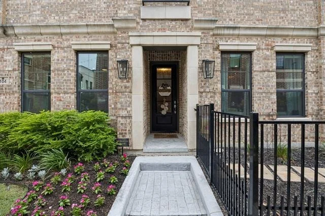 Unit for sale at 302 Nursery Lane, Fort Worth, TX 76114