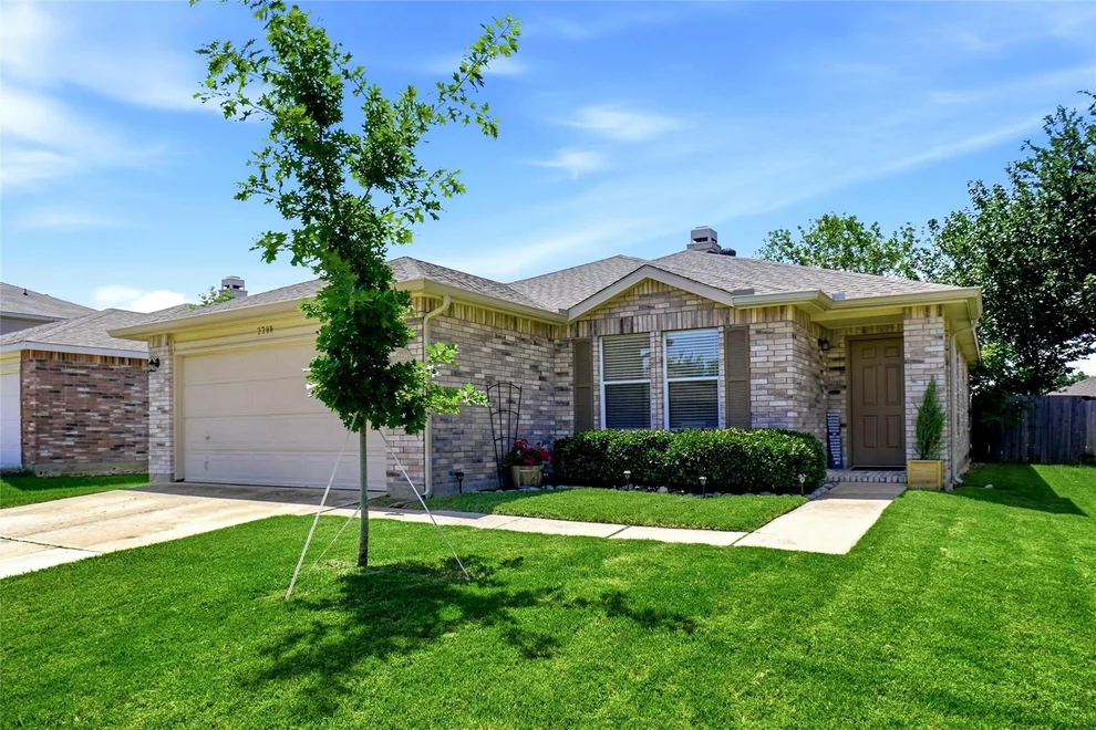 Unit for sale at 2208 Maple Drive, Little Elm, TX 75068