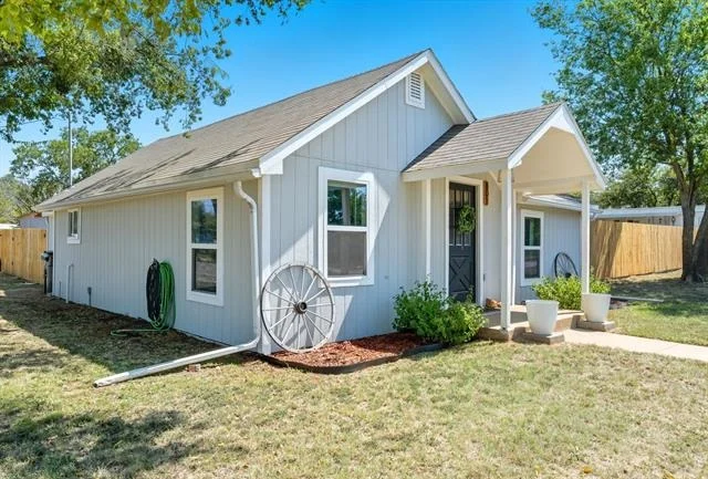 Unit for sale at 801 Carolina Street, Graham, TX 76450