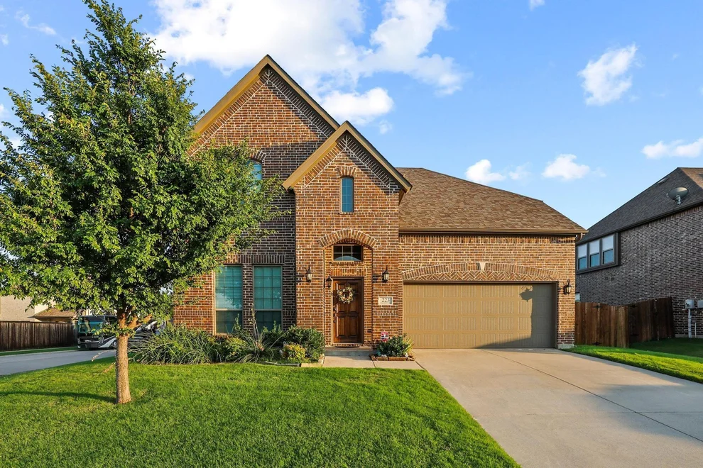 Unit for sale at 223 Thompson Drive, Van Alstyne, TX 75495