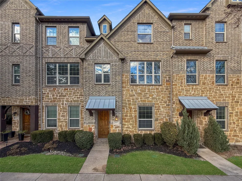 Unit for sale at 573 W Royal Lane, Irving, TX 75039