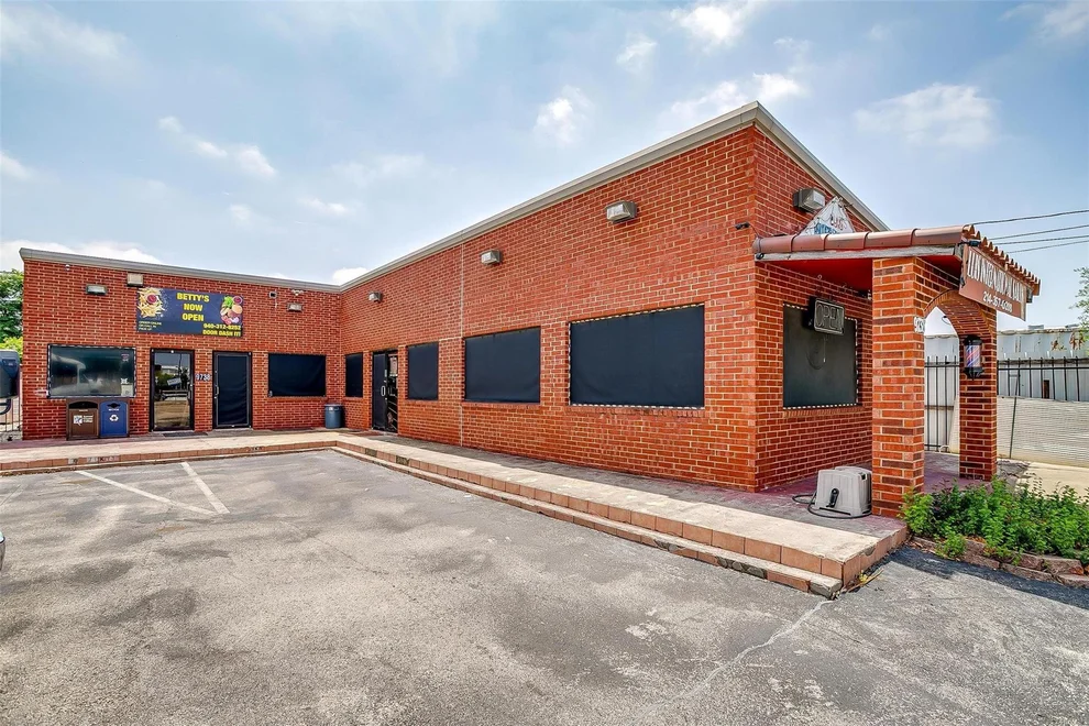 Unit for sale at 9738 Brockbank Drive, Dallas, TX 75220