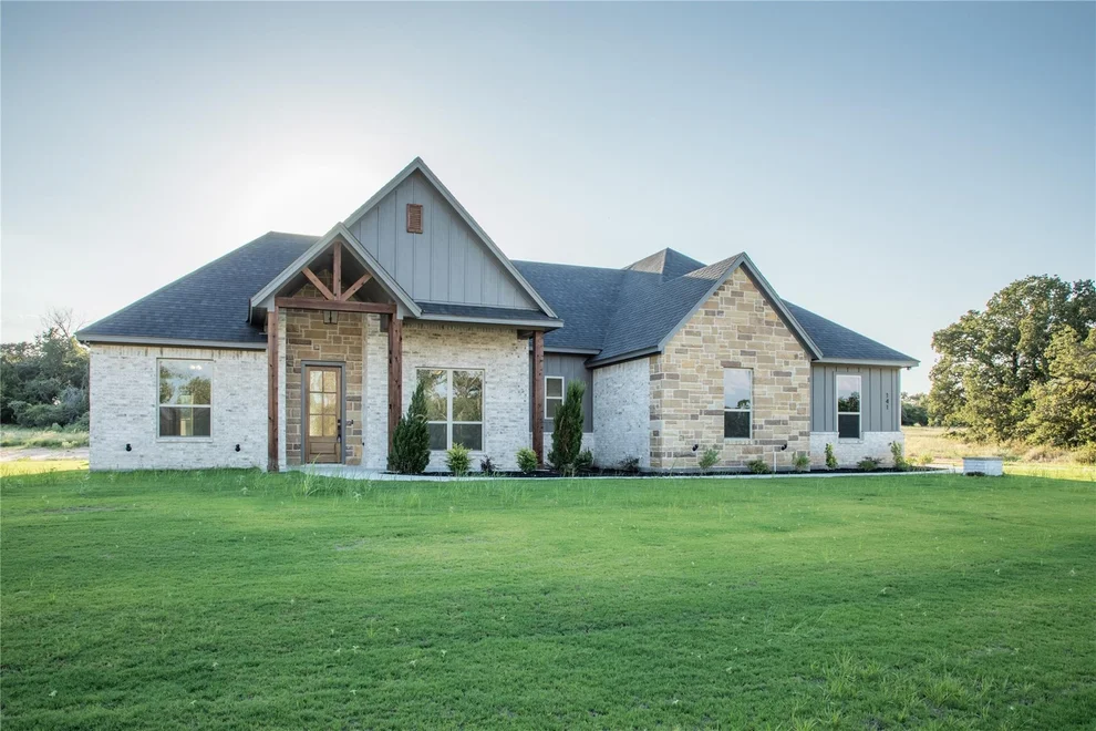 Unit for sale at 141 Prairie Winds Drive, Poolville, TX 76487