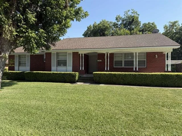 Unit for sale at 1706 E 15th Street, Plano, TX 75074