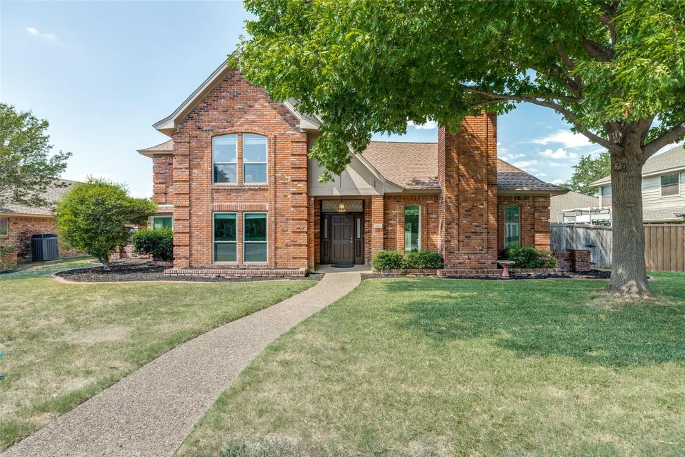 Unit for sale at 2801 Cobre Valle Lane, Plano, TX 75023