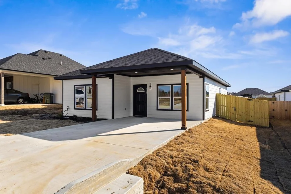 Unit for sale at 304 Rike Road, Mabank, TX 75147