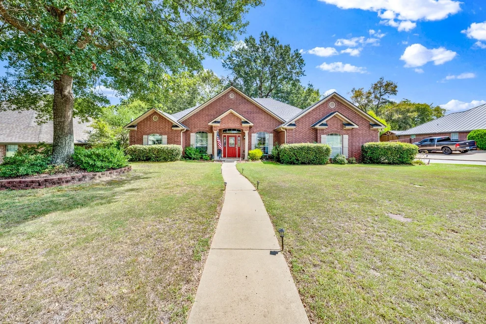 Unit for sale at 3808 Clarkway Place, Longview, TX 75605
