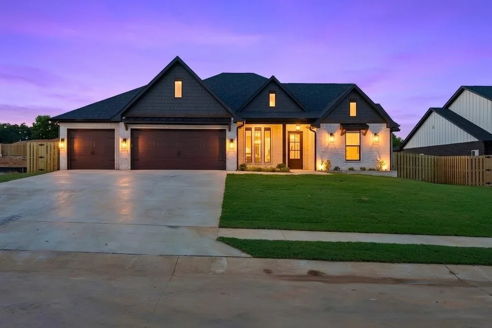 Unit for sale at 16426 Clearview Drive, Lindale, TX 75771