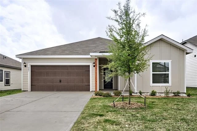 Unit for sale at 207 Southgate Drive, Terrell, TX 75160