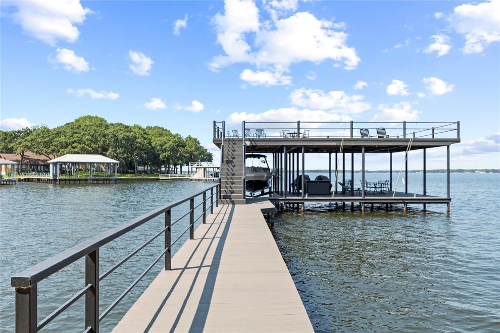 Unit for sale at 636 Turner Drive, Trinidad, TX 75163