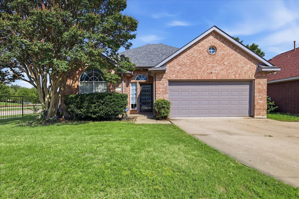 Unit for sale at 800 Tablerock Way, Lewisville, TX 75077