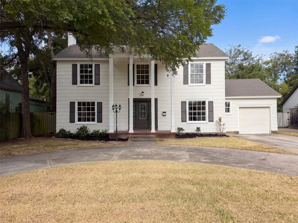 Unit for sale at 923 S Lindsay Street, Gainesville, TX 76240