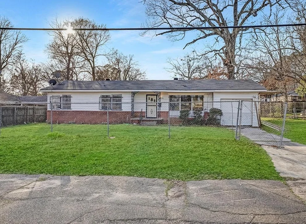 Unit for sale at 1121 Wheeler Street, Texarkana, TX 75503